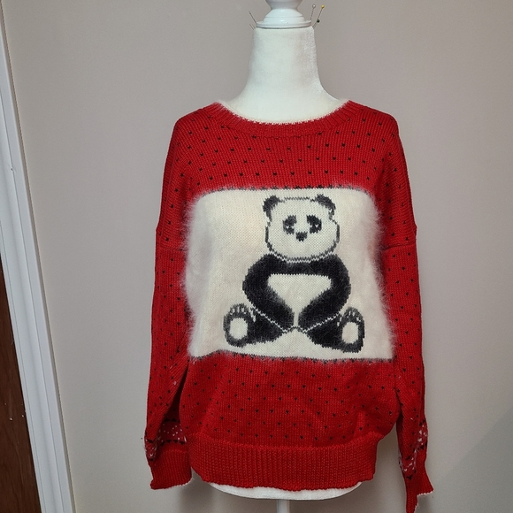 Size medium/ Vintage 1980s angora sweater, slouchy, fuzzy, cozy